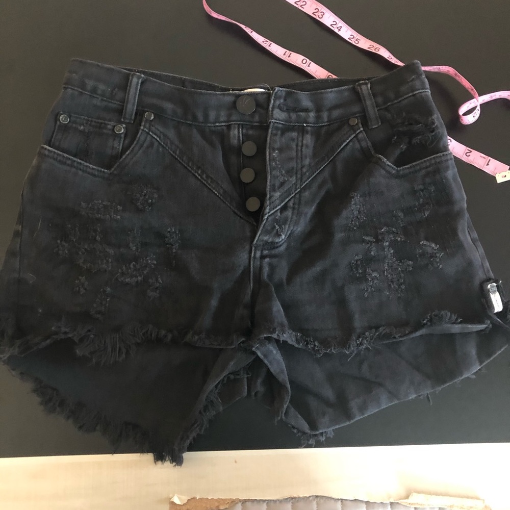 One teaspoon black distressed Hawks short